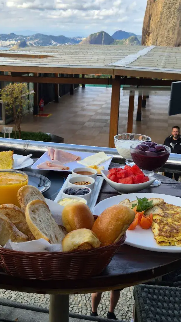 Café da manhã com vista para o Pão de Açúcar