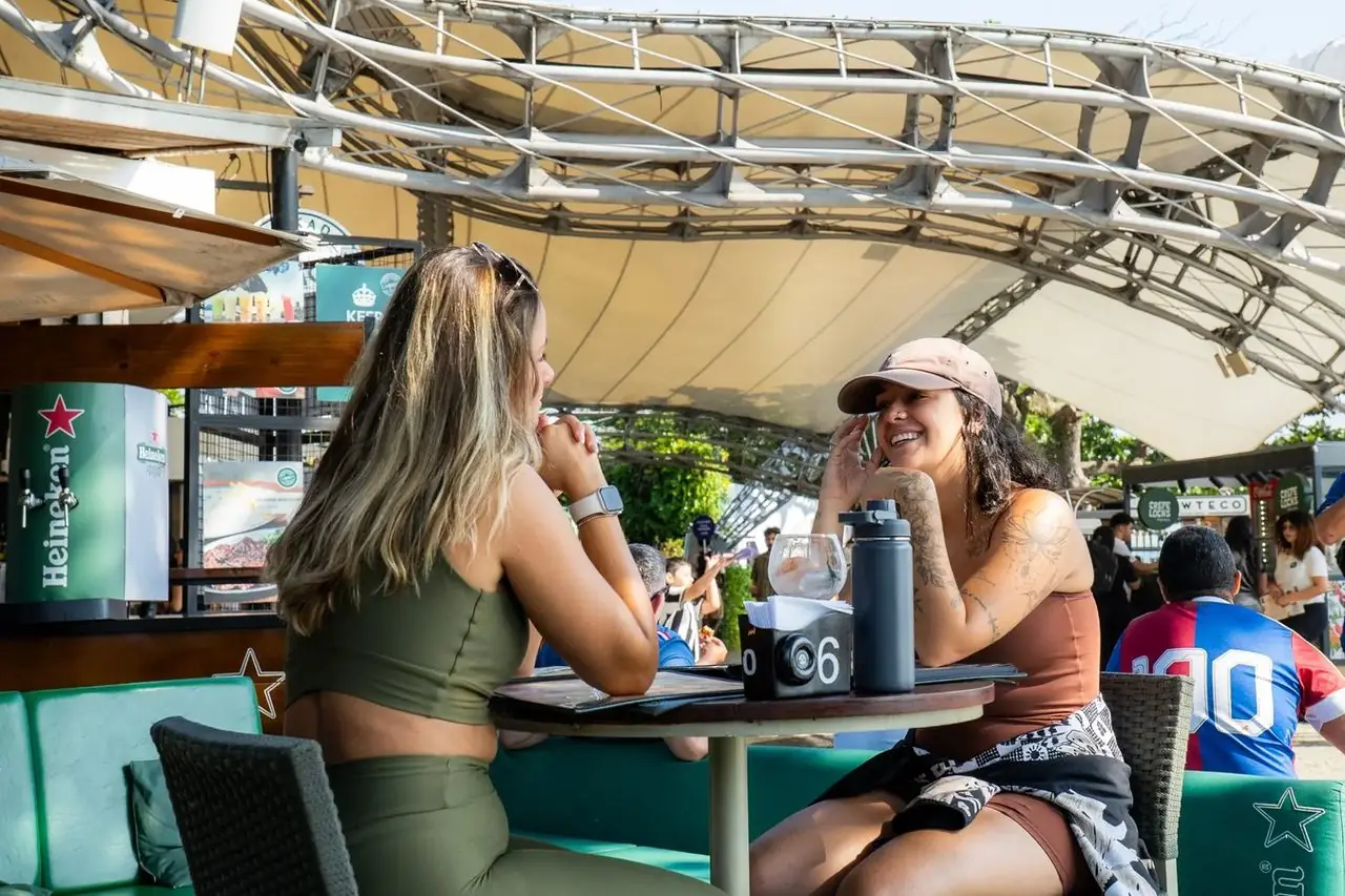 Breakfast atmosphere at Embaixada Carioca — Urca Hill, Rio de Janeiro