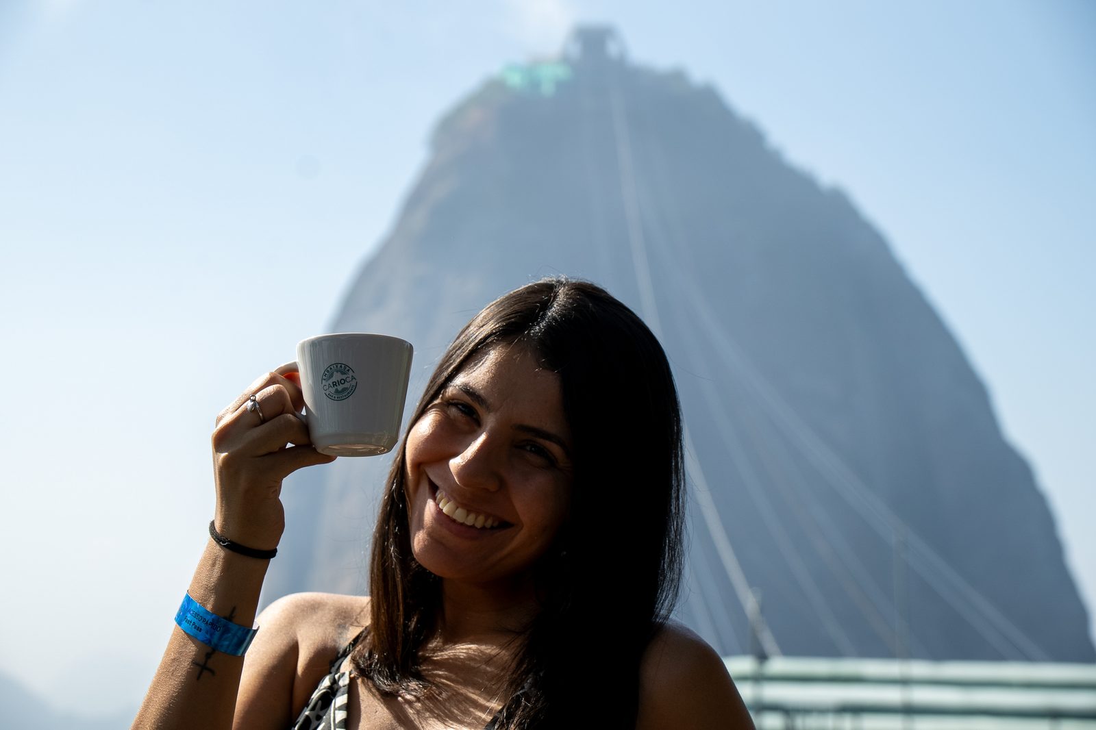 Taças de espumante Chandon em evento privado na Embaixada Carioca — espaço para eventos corporativos e celebrações no Morro da Urca, Rio de Janeiro