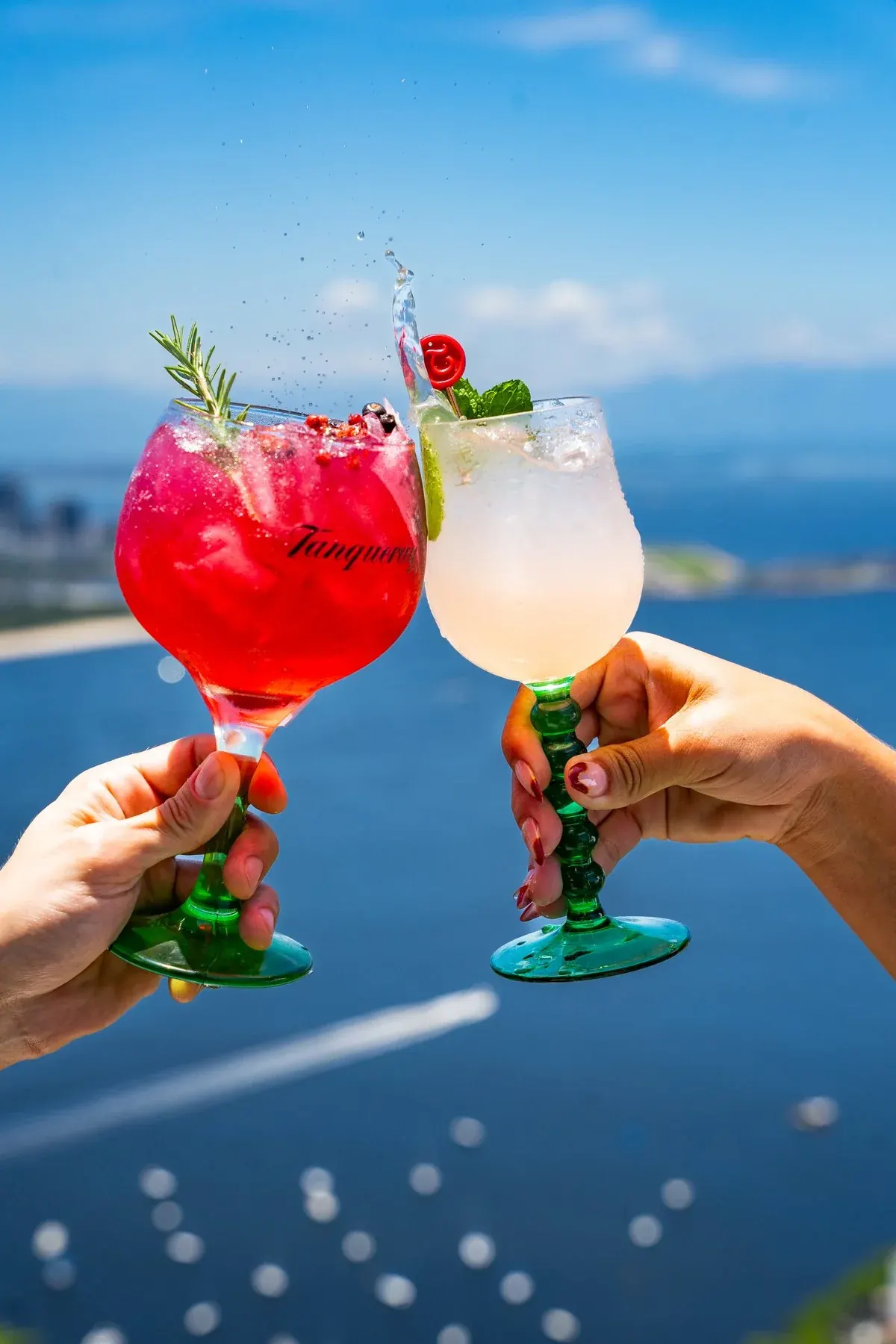 Bebidas con vista a la Bahía de Guanabara — Embaixada Carioca, Morro da Urca